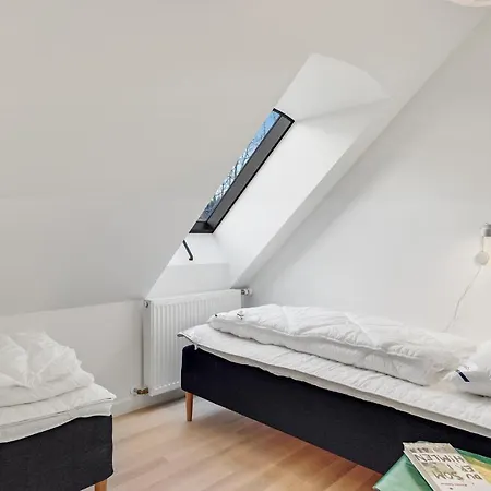 2 Bedroom Cozy In Apartment *