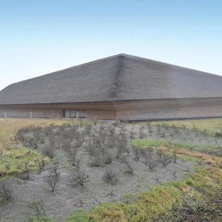 2 Bedroom Cozy In Apartment *